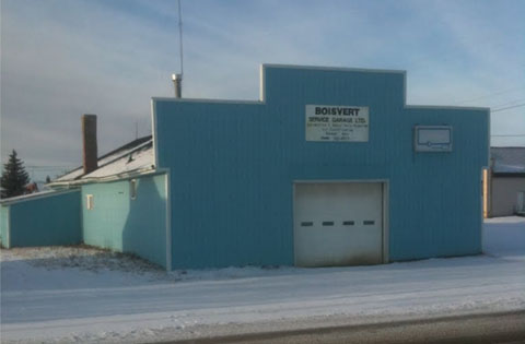 La devanture bleue du garage Boisvert