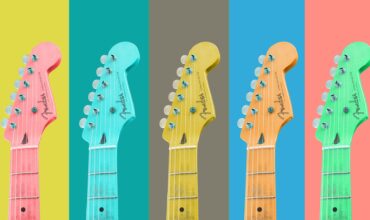 Cinq guitares de toutes les couleurs
